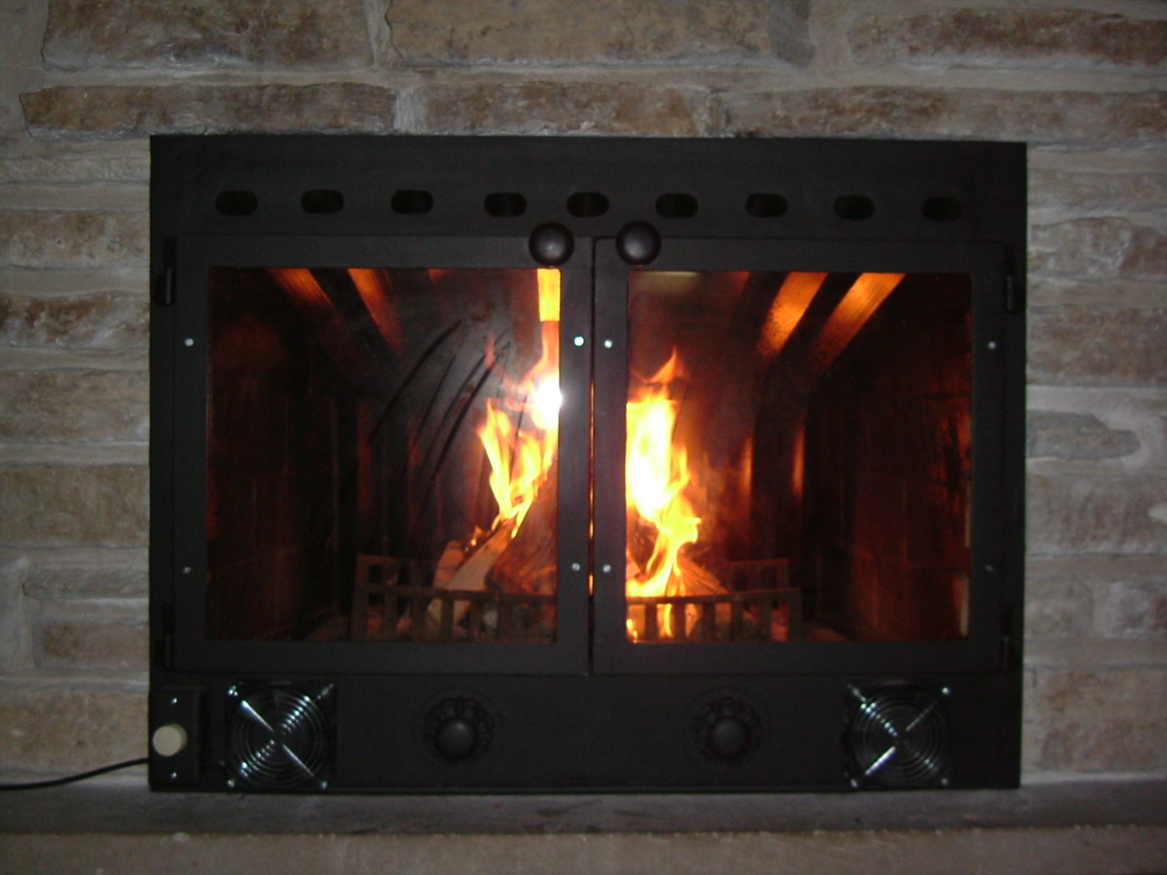 Close the damper on fire insert when not in use.